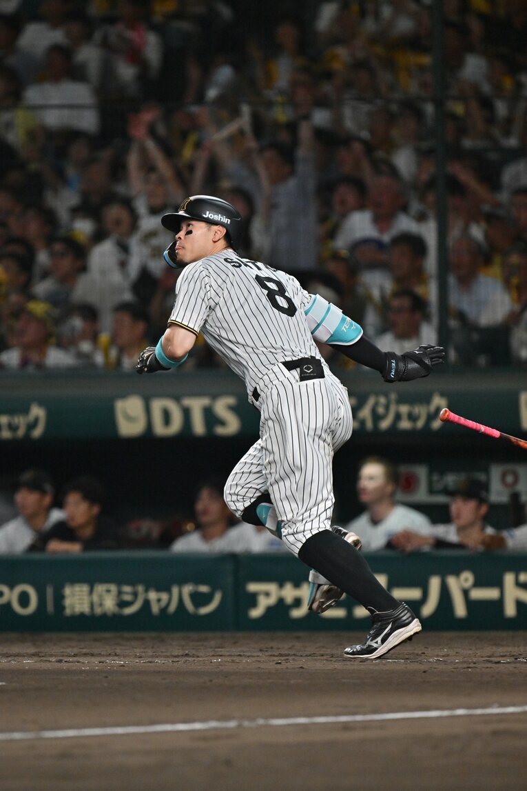 【サトテルの本塁打…TVに映らないセレブレーション】©Hideki Sugiyama