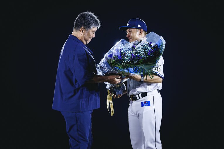 西武一筋25年 レジェンド・栗山巧の引退試合に密着　©Kiichi Matsumoto　【スワイプするとそのほかの写真もご覧になれます】