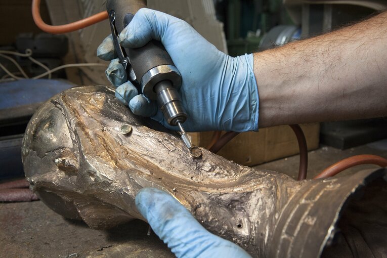 W杯トロフィー「門外不出の製造過程」を特別に撮った…4代目女性社長いわく「情熱が工房の隅々にまで息づいています」(5)