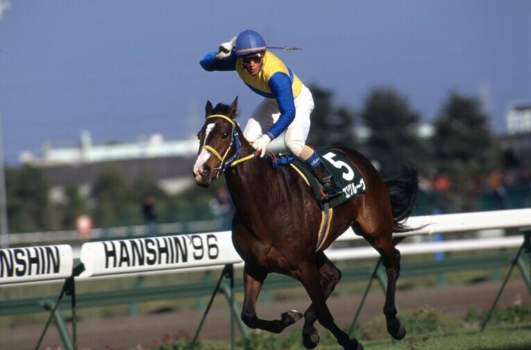 96年3月チューリップ賞、エアグルーヴはビワハイジに5馬身差をつけ勝利　©Tomohiko Hayashi