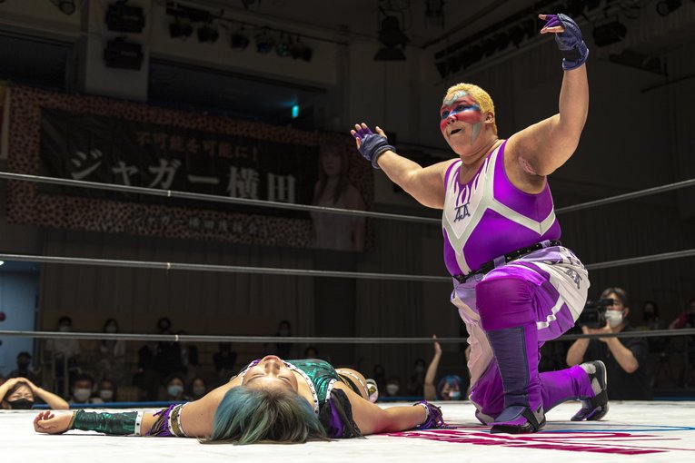 神取＆アジャ＆“W井上”！ レジェンドたちが若手精鋭軍との「3本勝負」で必殺技連発…“お祭り”カードに見た歴史的意義とは？(32)