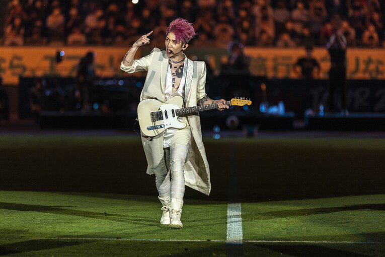 初戦に登場したMIYAVI　©Takuya Sugiyama