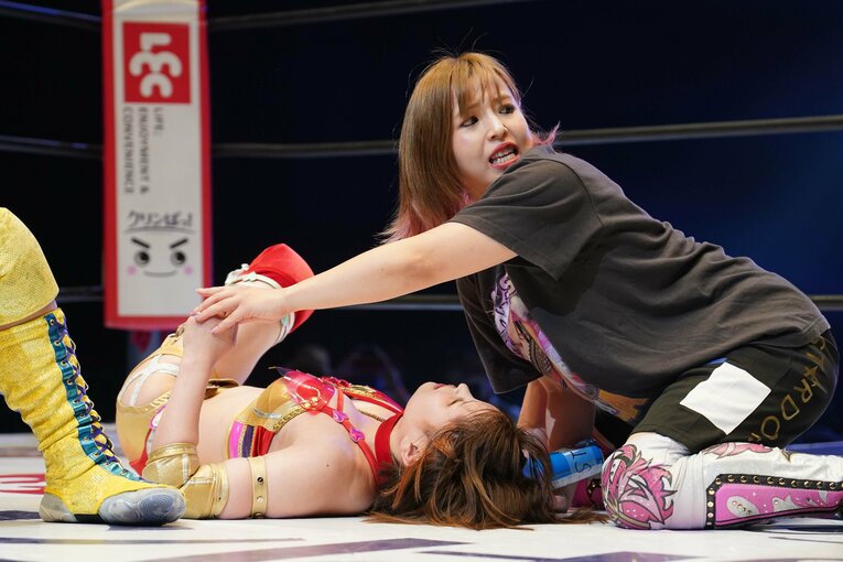 北大法学部卒→外資系企業から異例の転身…スターダムで奮闘する月山和香（30歳）はなぜプロレスラーになったのか？《特別グラビア》(55)