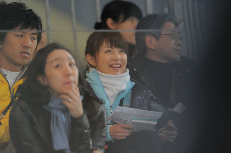 バンクーバー五輪を取材する平井さん　©BUNGEISHUNJU