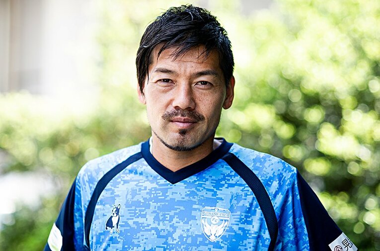 38歳ながら横浜FCで欠かせない戦力の松井大輔。谷間の世代のファンタジスタは渋みを増し続けている。 ／ photograph by Yuki Suenaga
