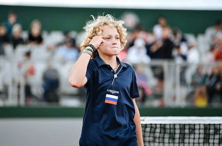 エッフェル塔の下にクレーコートが出現。「未来のエース」が繰り広げた熱い戦い。(14)