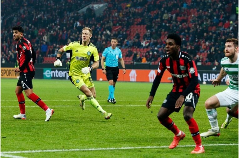 古橋亨梧のスパイクに「日の丸とKyogo」 セルティックでの絶好調ぶりを撮って体感した“スピードと日本代表での期待”(44)