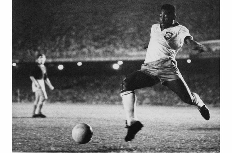 実は恋多き男!? 祝・80歳ペレの知ってるようで知らないキング伝説＆生涯ベストゴールとは(13)