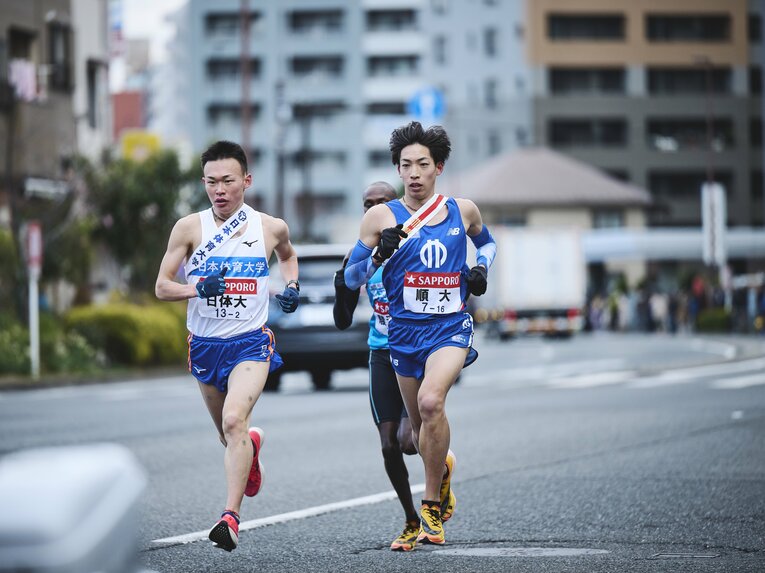 服部と同世代にあたる順天堂大の三浦龍司。2021年の東京五輪では3000m障害で7位入賞を果たした　©Yuki Suenaga