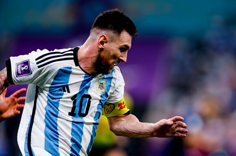 メッシはなぜ、いとも簡単に相手を抜けるのか？この命題について、中村憲剛が自らの体験もまじえて解説する ／ photograph by Kiichi Matsumoto / JMPA