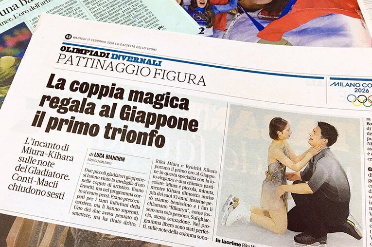 劇的な逆転劇で金メダルを獲得した「りくりゅう」ペア。イタリアでも2人に夢中になっているようだ ／ photograph by Takashi Yuge