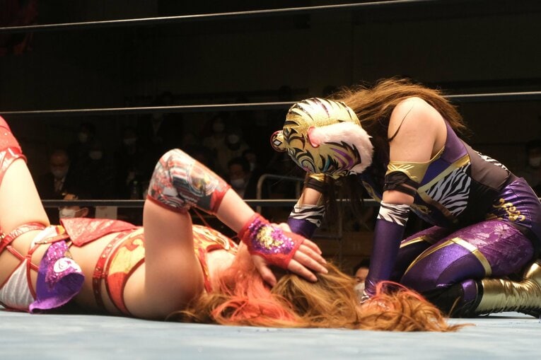 試合後“初肉声”は「悔しい」 タイガー・クイーンが6連勝も“必殺技なし”の大苦戦…好敵手たちとの“再戦”が今後のカギに？(26)