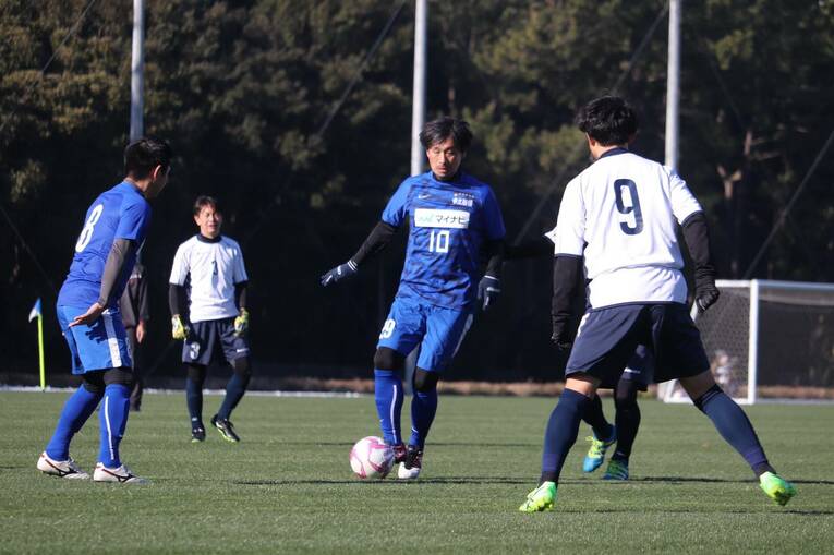 写真は1月に行われた「JFAシニアフェスティバル」で。森崎ら市船OBチームも参加した