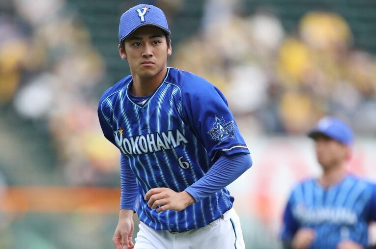 昨年7月11日の中日戦でプロ初スタメンを勝ち取り、今後のチームを背負う大器として今季はレギュラー獲りを狙う ／ photograph by JIJI PHOTO