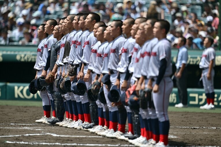 今夏の甲子園を制した京都国際ナイン（写真は準決勝） ©Hideki Sugiyama