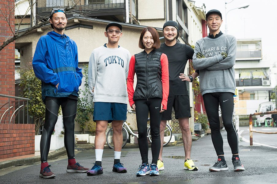 やっぱり走っている人はカッコいい!街で、公園で、皇居で。お洒落ランナーをスナップ!~あえてのスウェット編~<Number Web> photograph by Wataru Sato