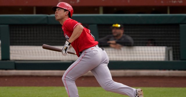 秋山翔吾選手　レッズ時代着用　2XUノースリーブ 契約最終年のレッズ秋山翔吾が開幕直前に大胆な打撃フォーム改造