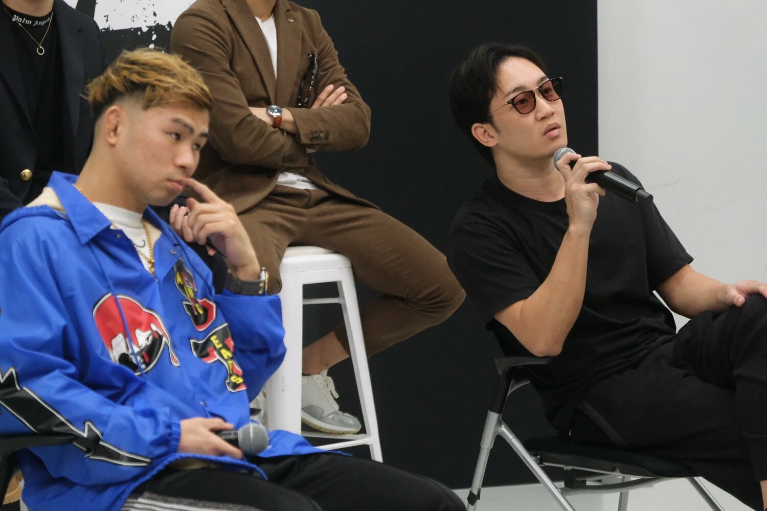 カード発表記者会見での朝倉未来とYA-MAN　©Norihiro Hashimoto