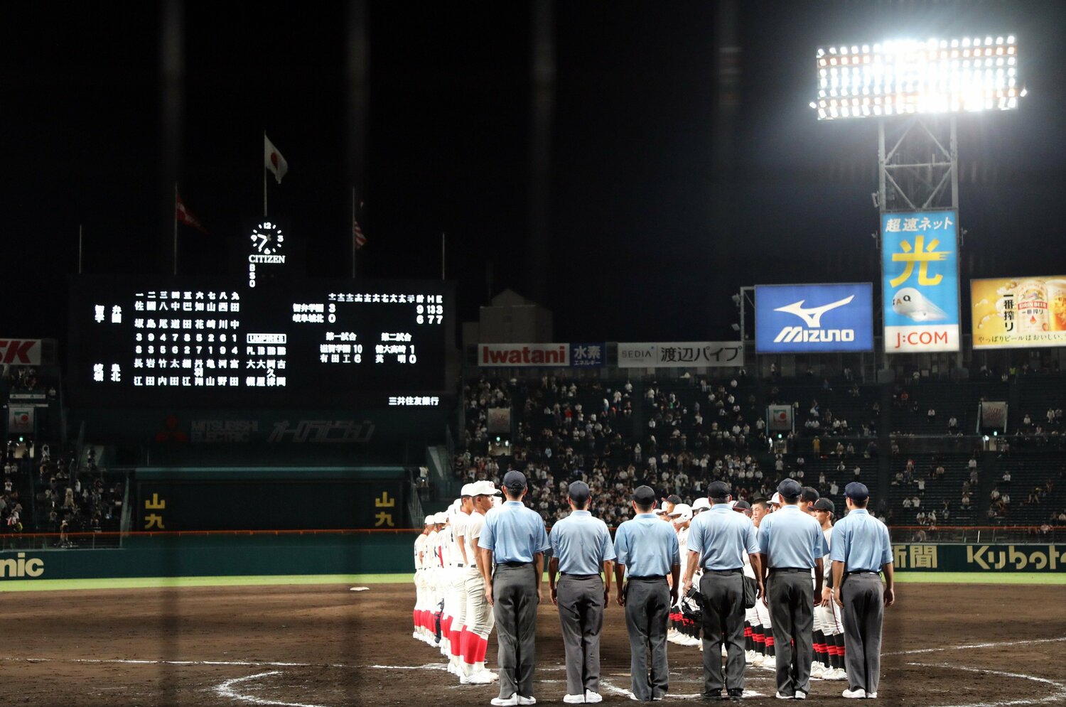 甲子園で初実施「朝・夕2部制」現場のリアルな声はどうだった？ 出場選手＆監督が語るホントのトコロ「夜に始まるなんて、試合も練習も…」＜Number Web＞ photograph by JIJI PRESS