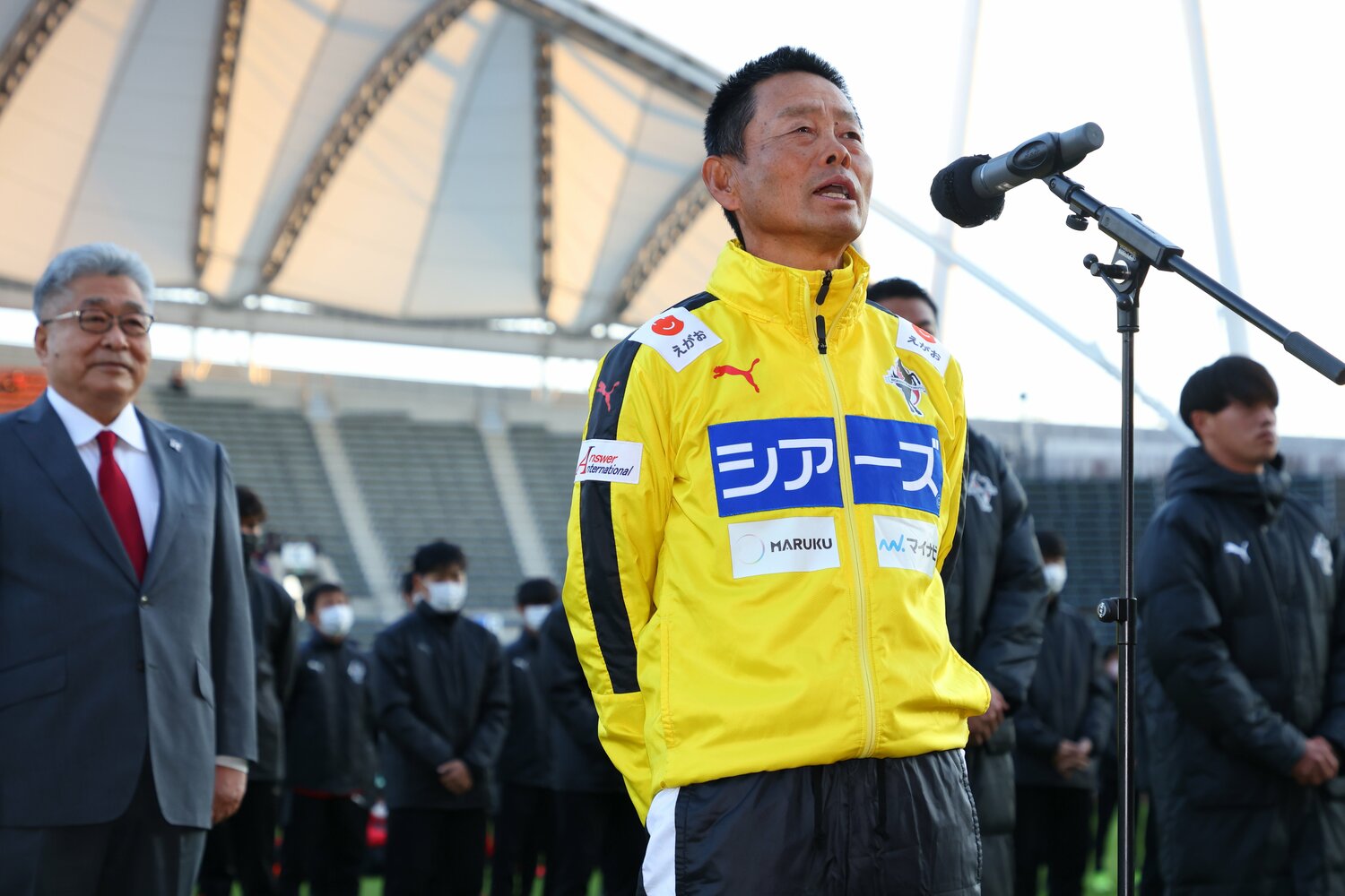 同級生 風間八宏いわく 正義の味方 岡田武史や古橋亨梧も魅了した情熱とアイデア 頑固な名将 大木武 J3熊本逆転昇格 Jリーグ Number Web ナンバー