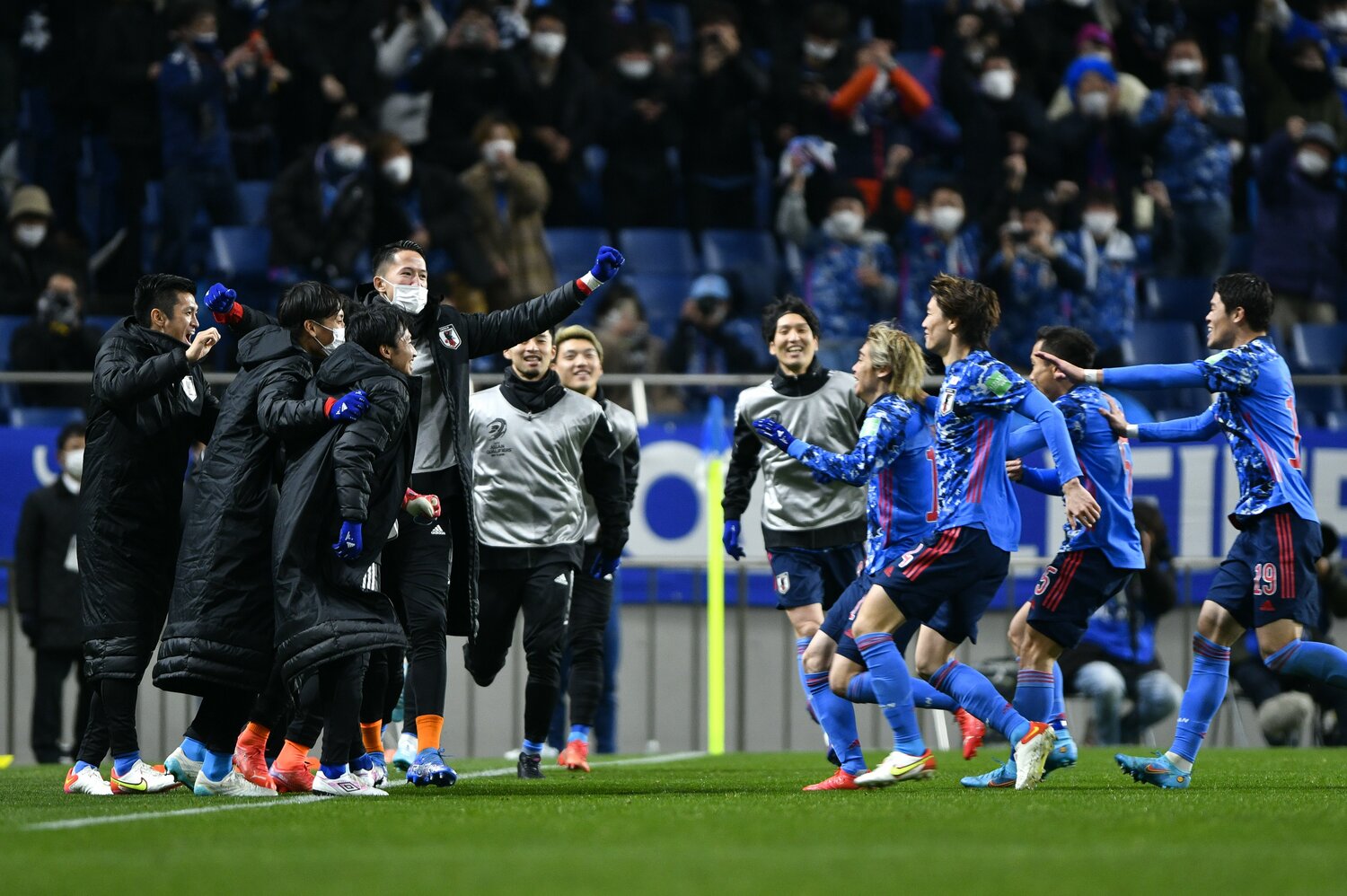 1、2月の連戦はサブとして出番に備えた原口だが…… ©Takuya Sugiyama/JMPA