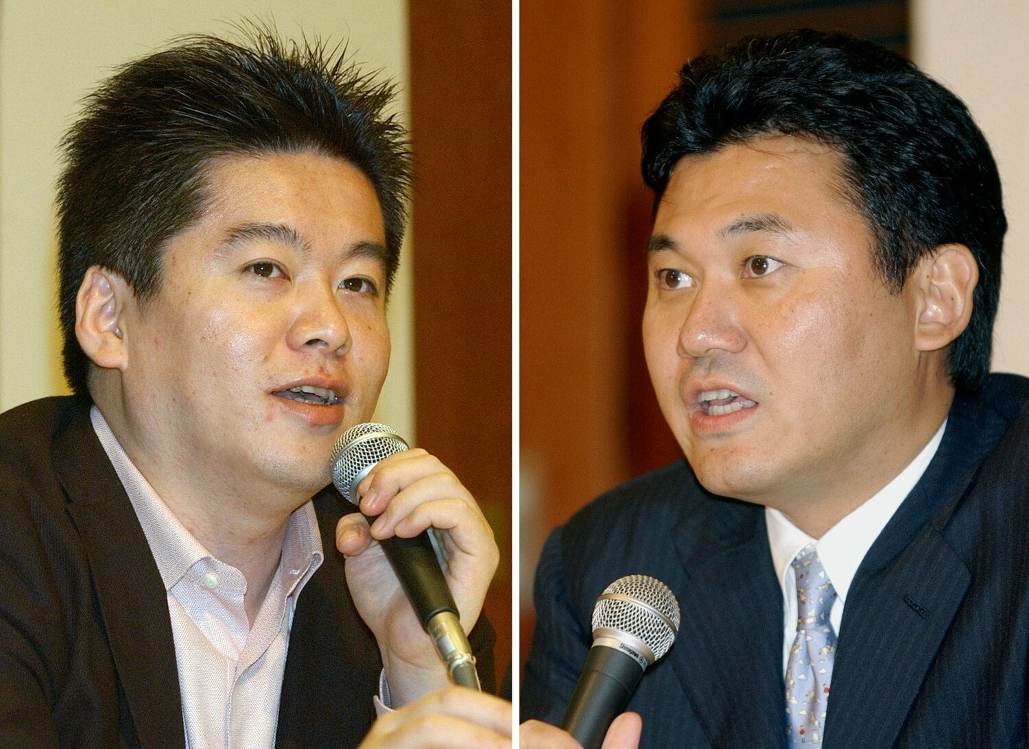 2004年10月、NPBのヒアリングを終え記者会見するライブドアの堀江貴文社長（当時）と楽天の三木谷浩史社長　©JIJI PRESS