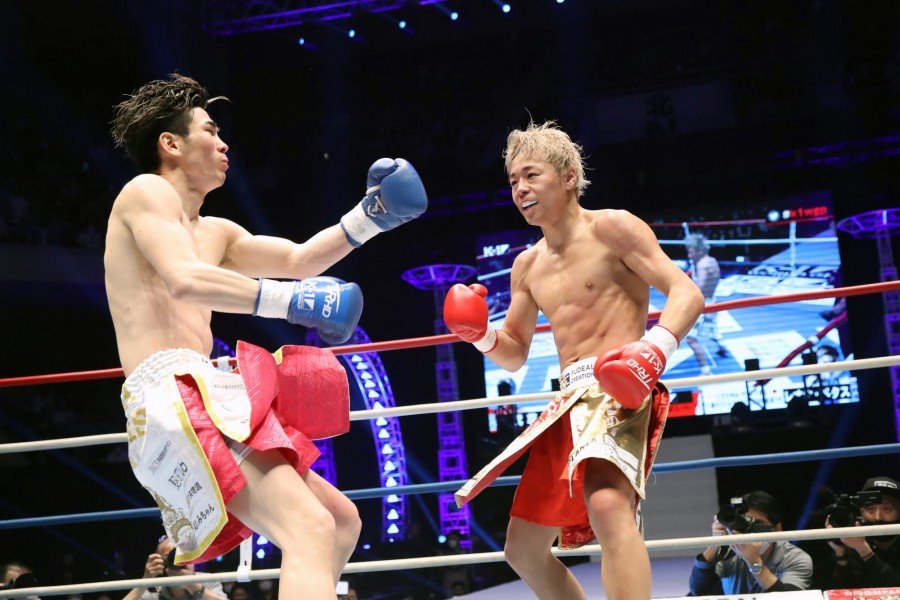 2021年3月28日、レオナ・ペタスをKOする武尊 ©K-1