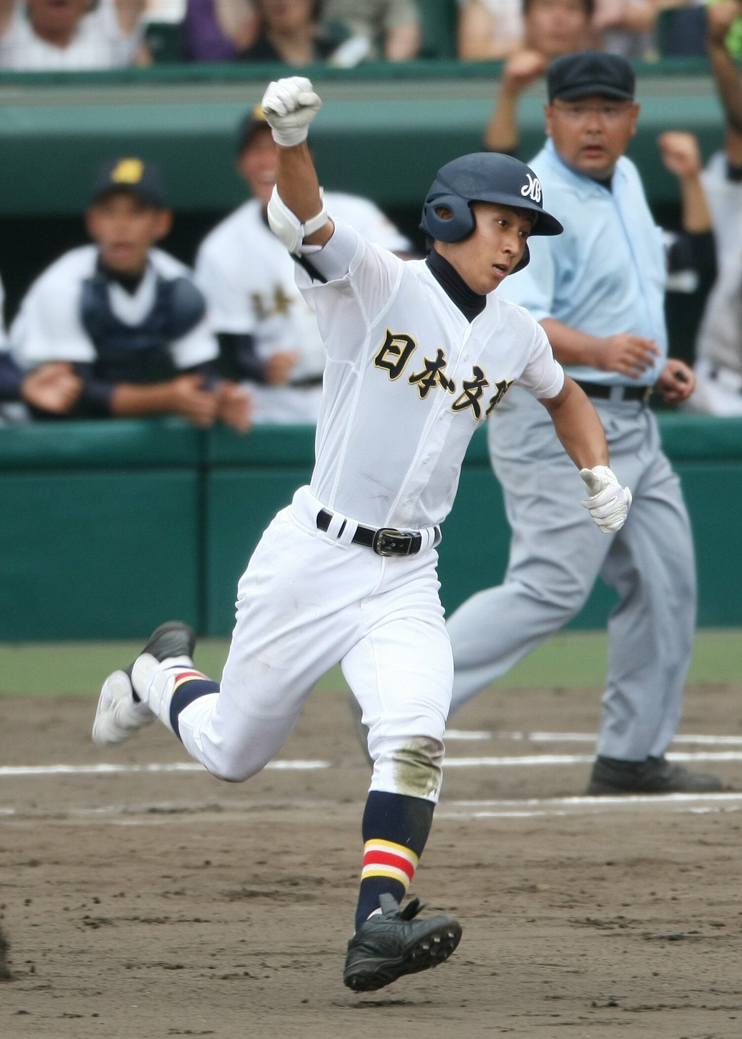 甲子園初戦となった寒川戦でホームランを放った高橋義人　©︎JIJI PRESS