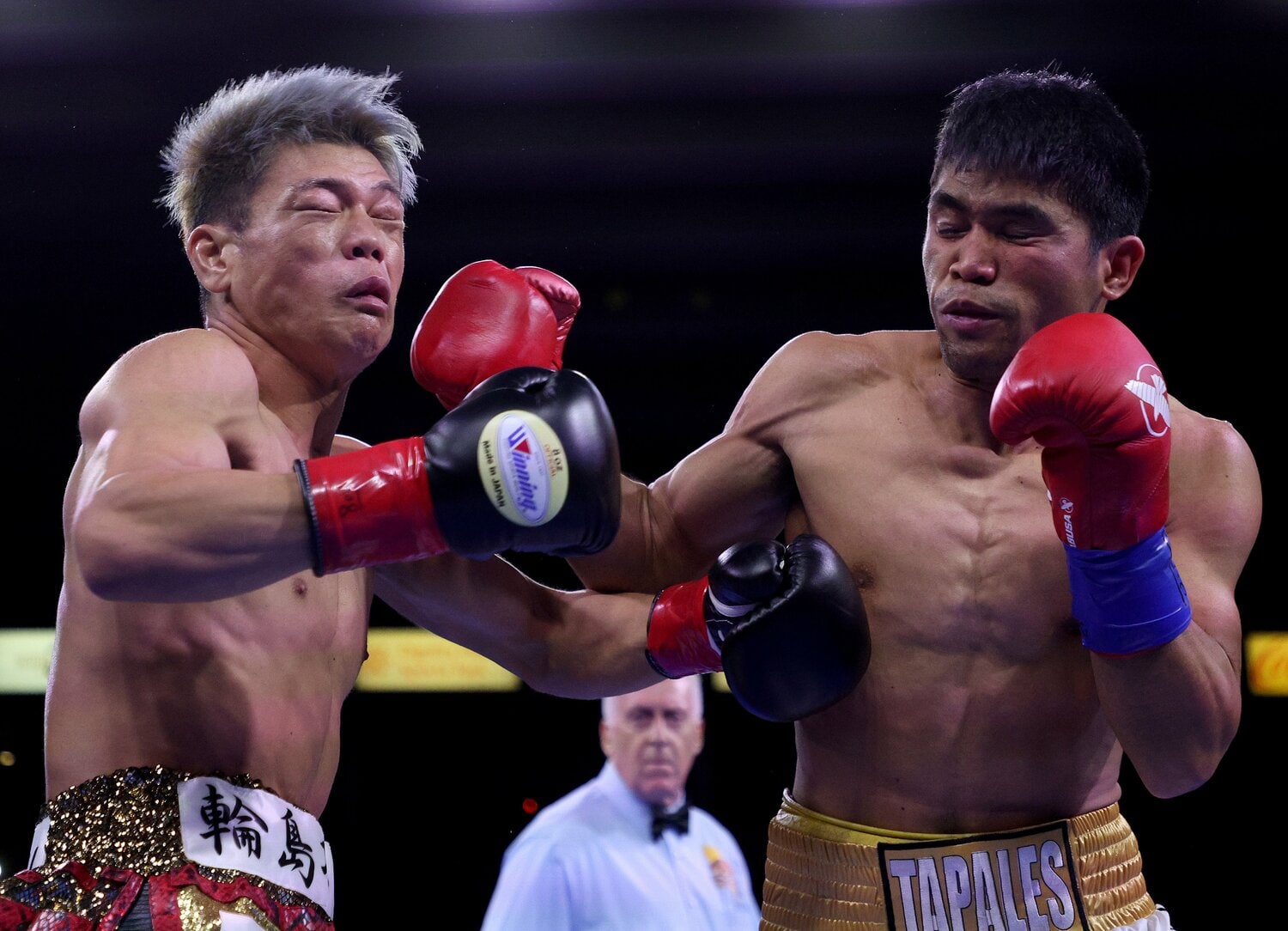 2021年12月、勅使河原弘晶を粉砕したマーロン・タパレス　©︎Getty Images