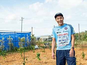 高原直泰・独占インタビュー（前編）。「僕が沖縄でコーヒー豆をつくる理由」＜Number Web＞ photograph by Nanae Suzuki