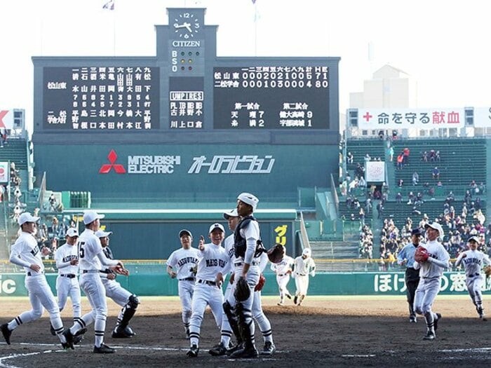 判官贔屓の観客が作る強者の重圧。松山東の1勝を生んだ“残酷な心情”。＜Number Web＞ photograph by NIKKAN SPORTS