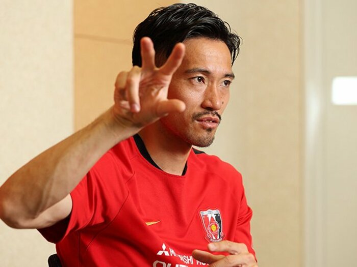 阿部勇樹、レスターの思い出と優勝。「一番戸惑ったのは、名前のコール」＜Number Web＞ photograph by Shigeki Yamamoto