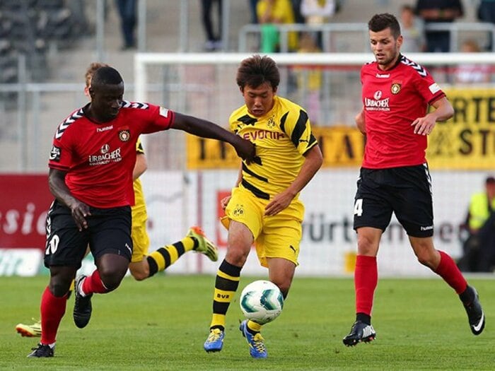 ドイツ3部の平均年俸は約1400万円。平均2000万円のJ1から行く価値は？＜Number Web＞ photograph by AFLO