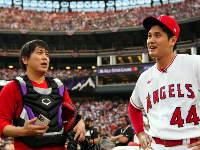 大谷翔平を一番近くで支える通訳・水原一平が明かす“ウラ側”「9月の頭は元気がなかった」「翔平の前で甘いモノは絶対に食べません」＜Number Web＞ photograph by Getty Images