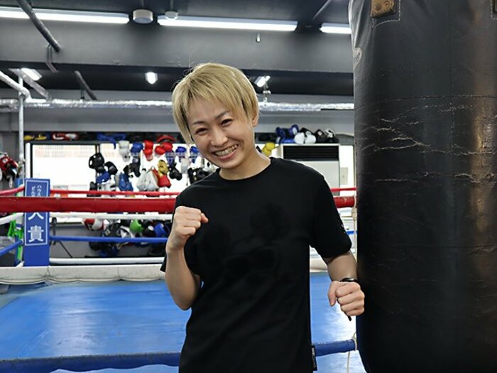 麻薬密売の囚人とタイトル戦、週7バイト、“上戸彩に似てる”と売り出され…宮尾綾香38歳が語る《女子ボクシング》のシビアな現実<Number Web> photograph by Masayuki Sugizono