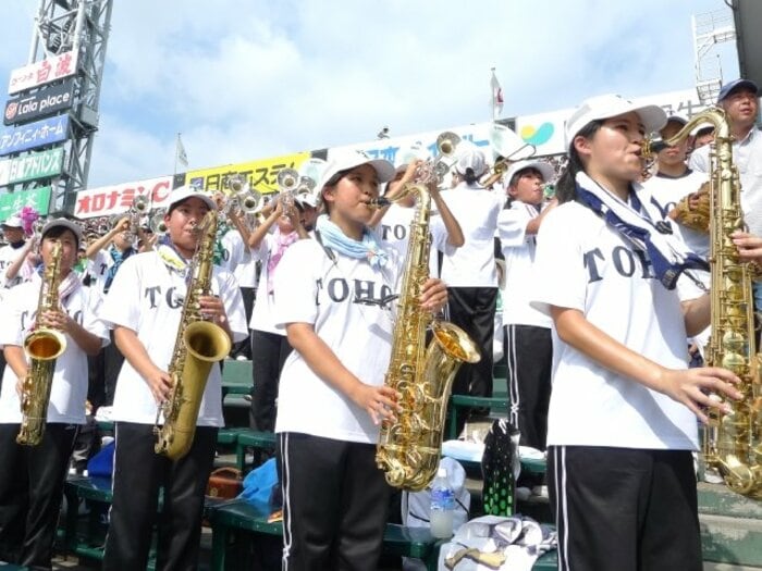 豊橋中央の応援でまさか…“超異例の助っ人”が出現「地方大会決勝で敗れた相手」を東邦がサポート「同じ愛知の仲間」「即答でOK」甲子園ウラ話＜Number Web＞ photograph by Yukiko Umetsu