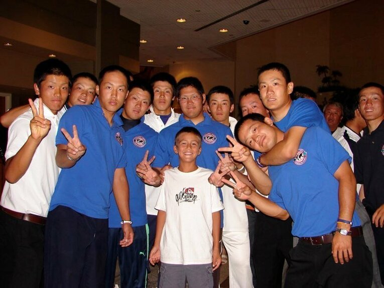 ヌートバーと2006年野球の高校日本代表選手たち　写真=母クミさん提供