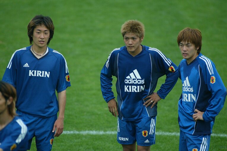 2003年ジーコ監督（当時）により、アテネ世代としては大久保嘉人（中央）、石川直宏（左）と共にいち早く招集を受けた　©AFLO