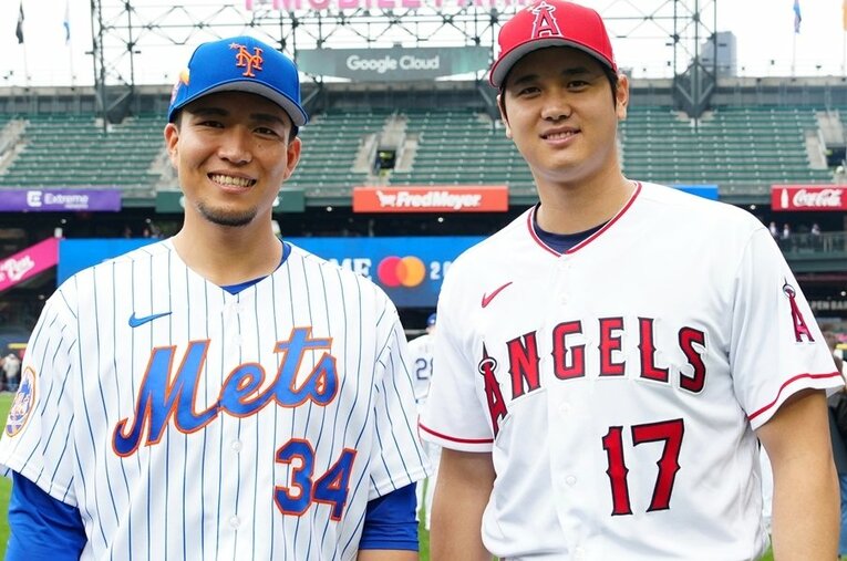 オールスター前日、笑顔の千賀滉大と大谷翔平。日本人メジャーリーガー大活躍のシーズンとなっている ／ photograph by Daniel Shirey/Getty Images