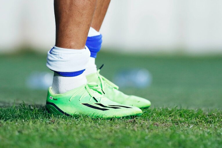 “クボコールに応えるヘディングアシスト”だけでない久保建英の強み 「自信に満ちる右サイドでの落ち着き」をELで撮った(25)