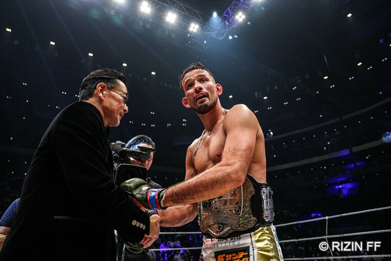 鈴木千裕vs.クレベル・コイケ　©RIZIN FF