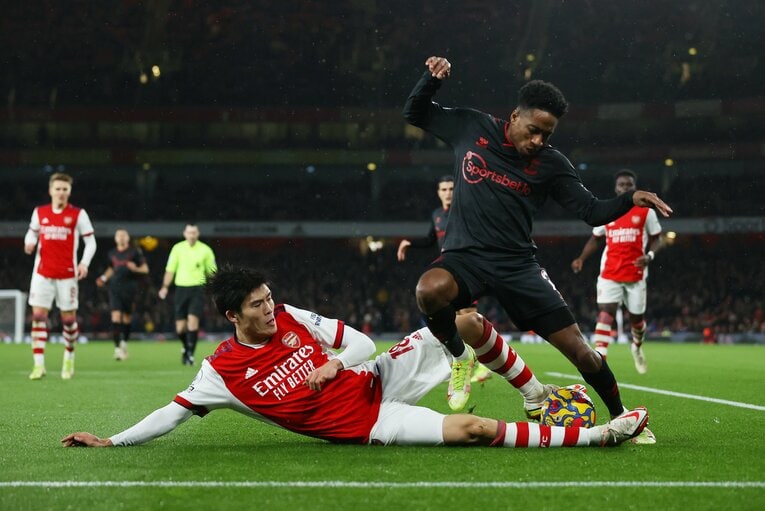 対面のピータースを完璧に抑えきった　©Getty Images