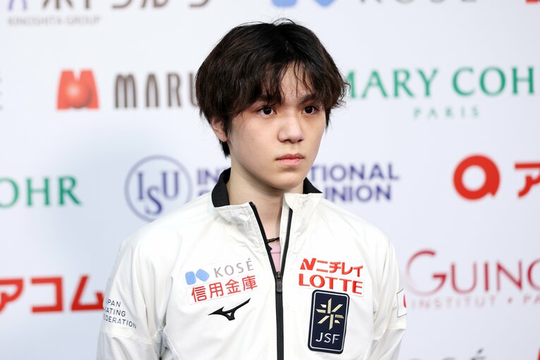 公式練習後に少し自信なさげな表情で複雑な心境を語る宇野　©︎AFLO