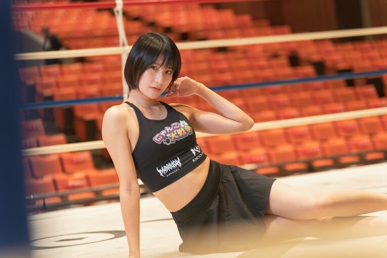 「“ラウンドガール不要論”をどう思う？」人気ラウンドガール・来栖うさこに“グラドル界と格闘技”の関係を聞いてみた〈特別グラビア〉(18)