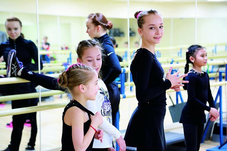 バレエやダンスなどの演技レッスンにも時間をかける　©Olga Skorupskaya