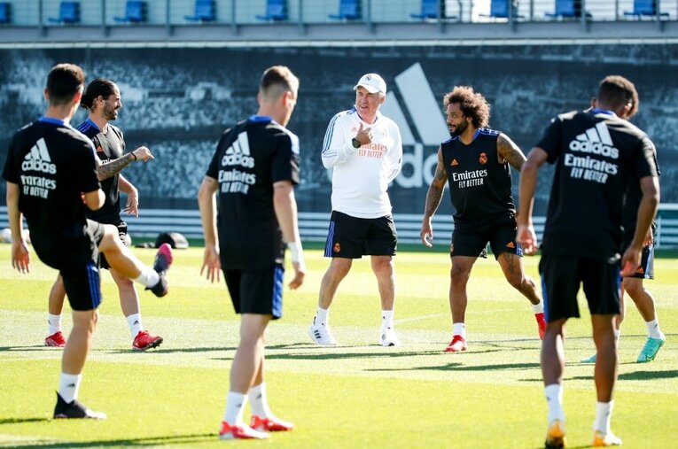 6シーズンぶりに復帰したアンチェロッティ。前政権時には4つのタイトルを獲得したが、今回は楽な仕事とはならなそうだ ／ photograph by Getty Images