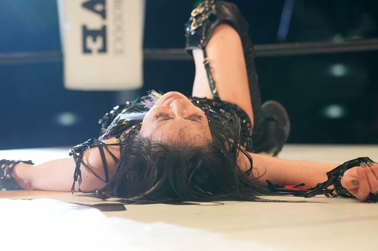 試合終了後の上谷沙弥　©Essei Hara