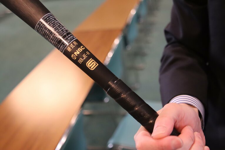 新規格のバット　©Kou Hiroo