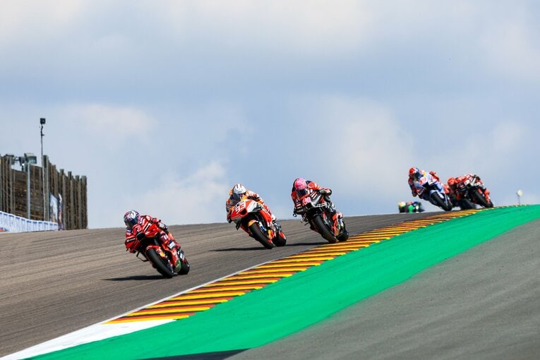 スプリントレースのマルケスのテーマは「完走」。終始10位前後を走行した　©Satoshi Endo