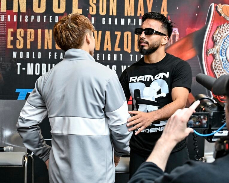 試合後、2人の様子 ©Hiroaki Finito Yamaguchi